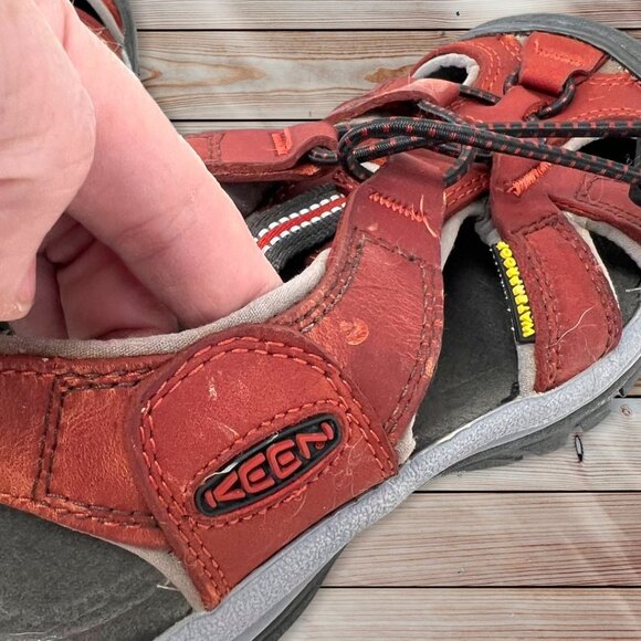 Keen Sandals Red/Black Size 5 - Picture 5 of 9